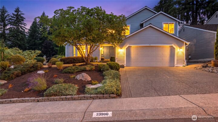 Property Photo:  23900 SE 42nd Place S  WA 98029 