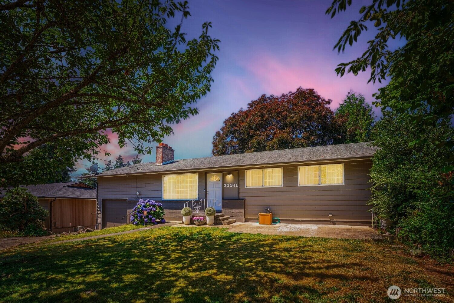 Property Photo: 22941 105th Avenue SE WA 98031