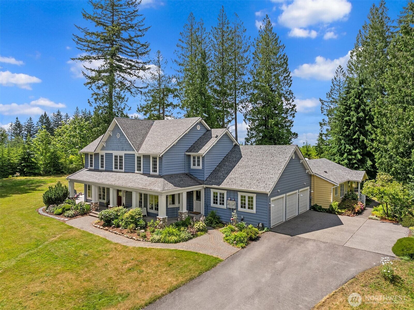 Property Photo:  2905  357th Avenue SE  WA 98024 