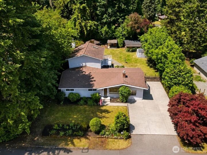Property Photo: 15621 84th Avenue NE WA 98028