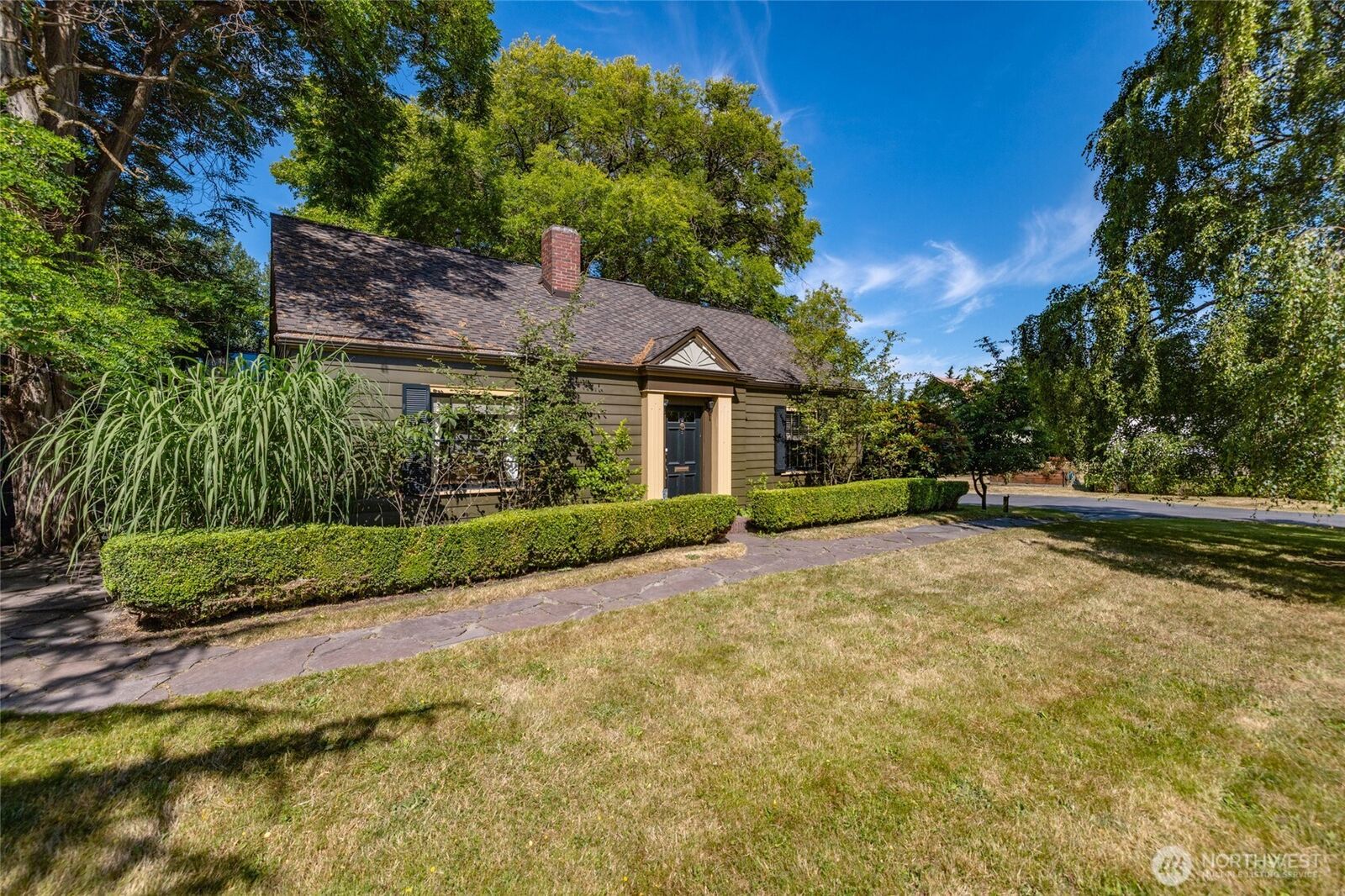 Property Photo: 579 SE Ely Street WA 98277