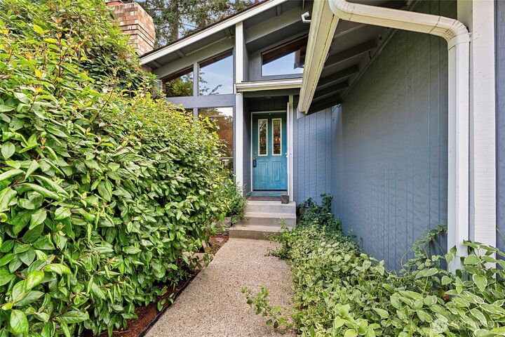Property Photo:  8201  179th Avenue E  WA 98391 