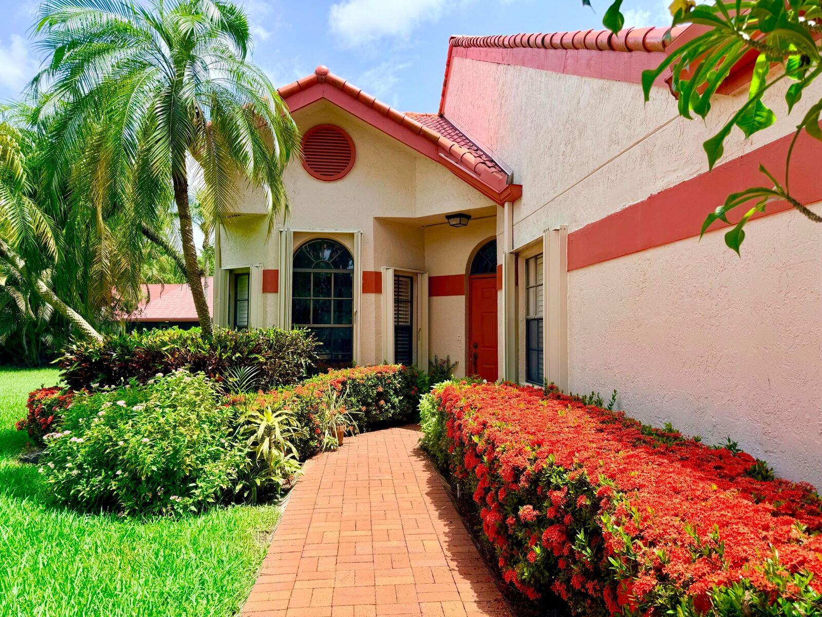 Property Photo:  7520 Lexington Club Boulevard A  FL 33446 