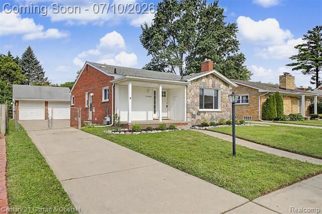 Property Photo:  14405 Fenton  MI 48239 