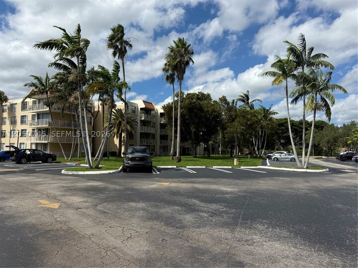 Property Photo:  13100 SW 92nd Ave A-Ph7  FL 33176 