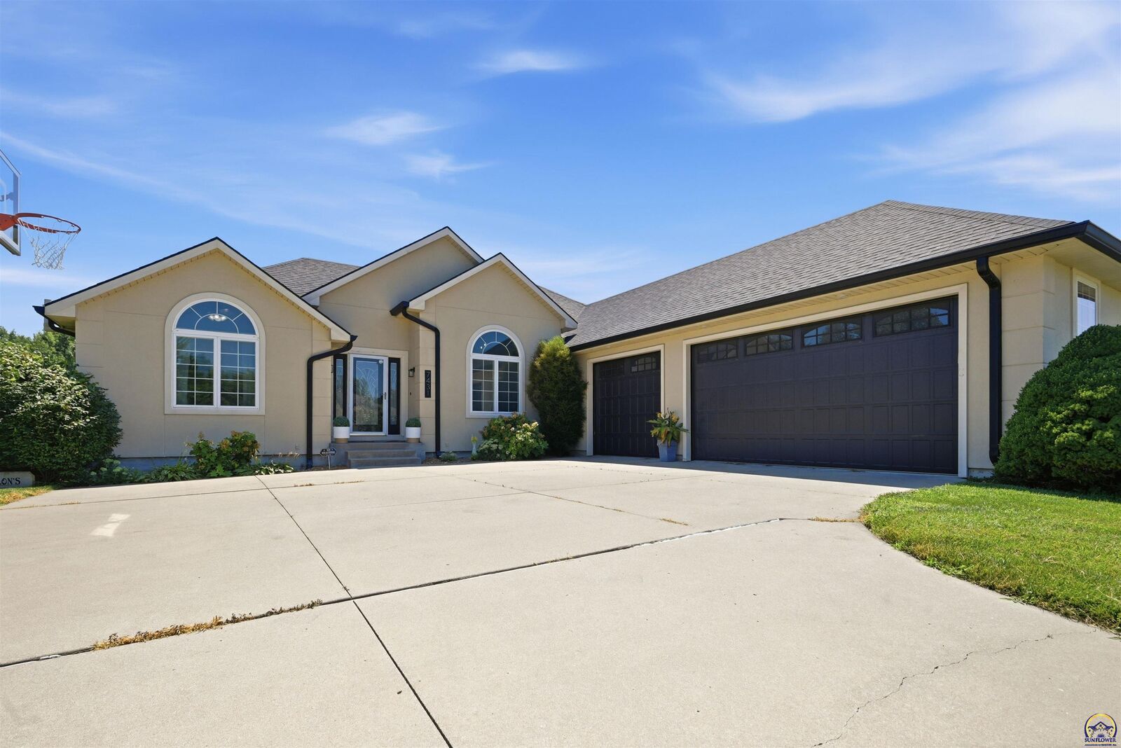 Property Photo: 7431 SW Arthurs Rd KS 66610