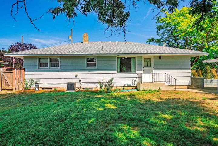 Property Photo: 1109 N Balfour Ct WA 99206