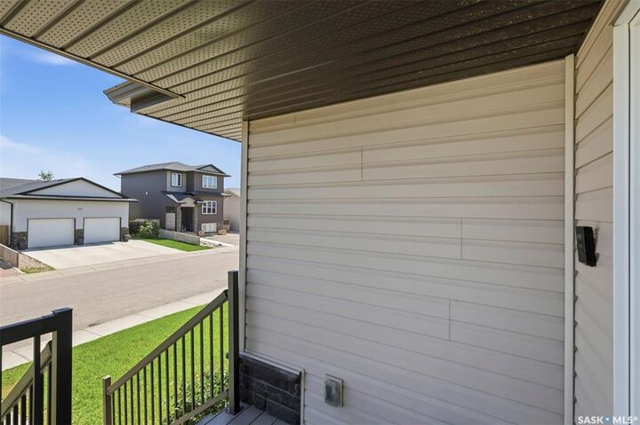 Property Photo:  310 Martens Avenue  SK S0K 4S3 