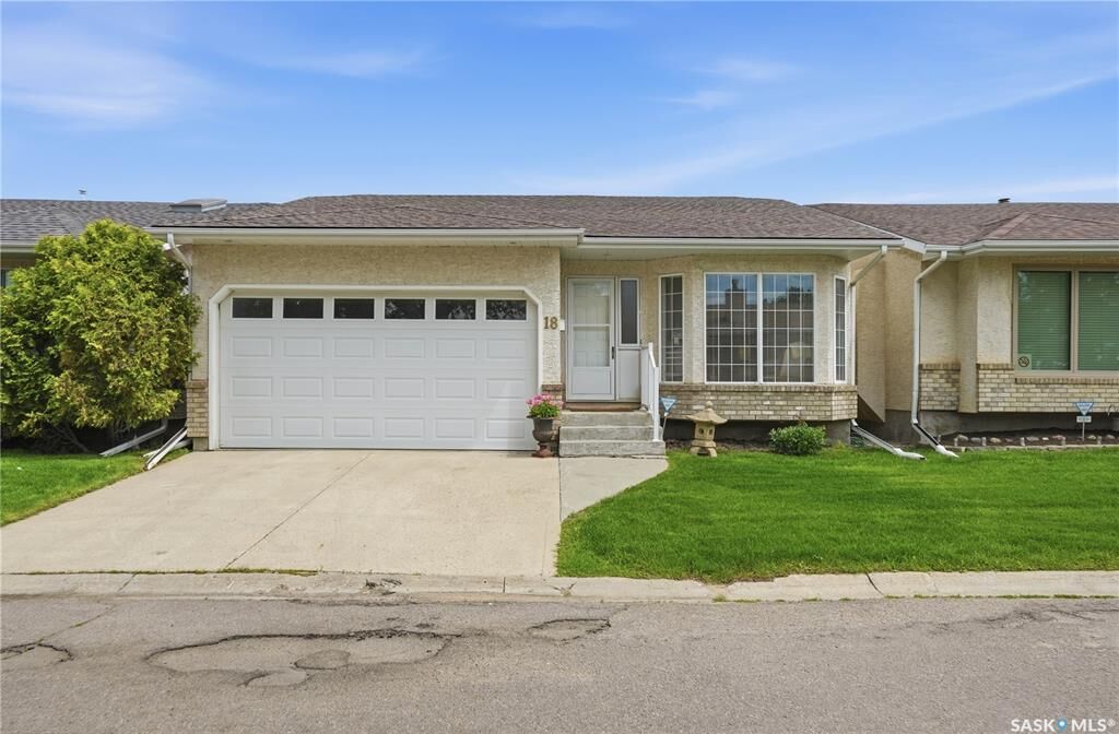 Property Photo: 18 Greensboro Drive SK S4S 7G1