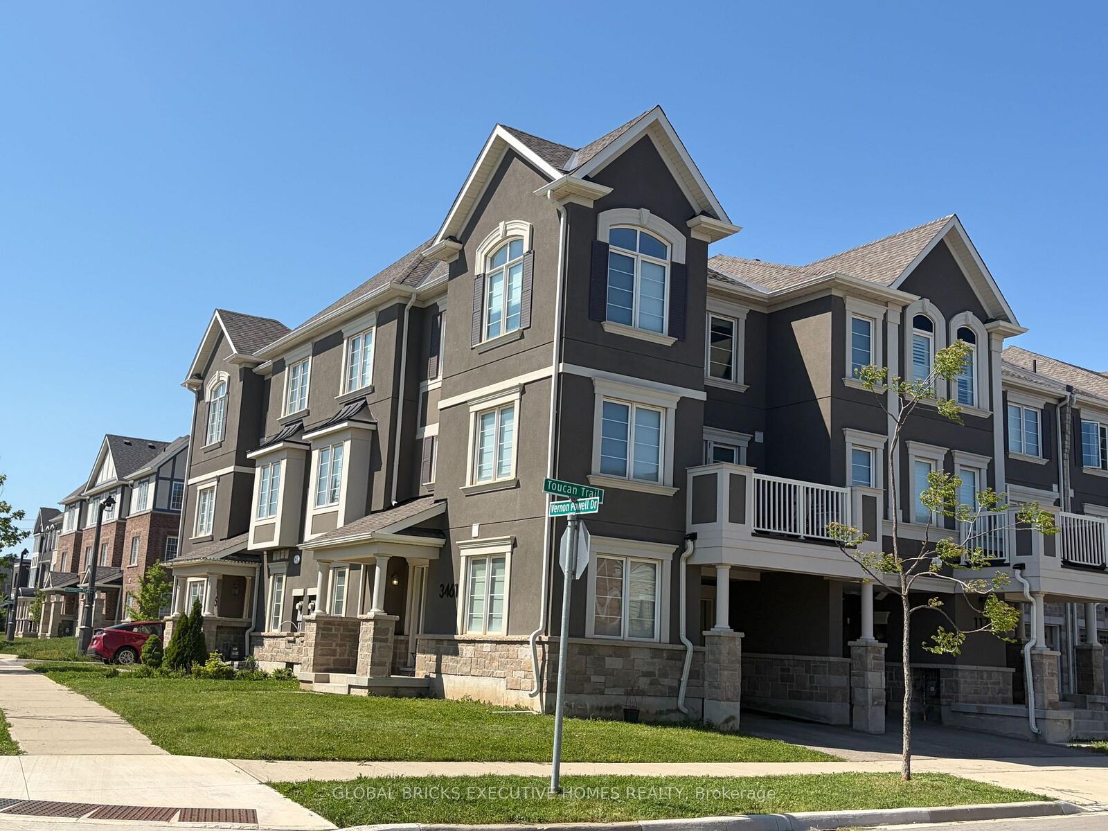 Property Photo: 3461 Vernon Powell Drive ON L6H 0Y1