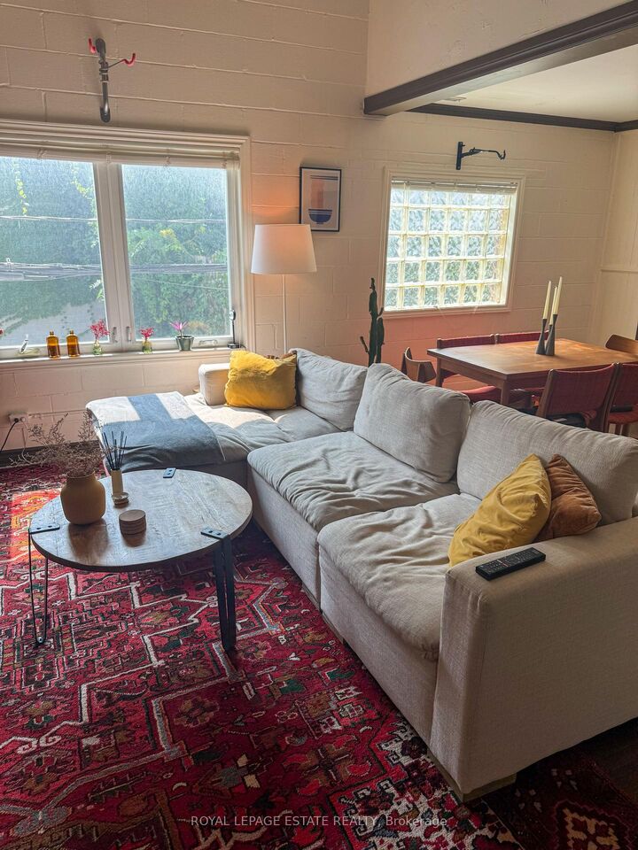 Property Photo:  325 Queen Street E 2D  ON M5A 1S9 