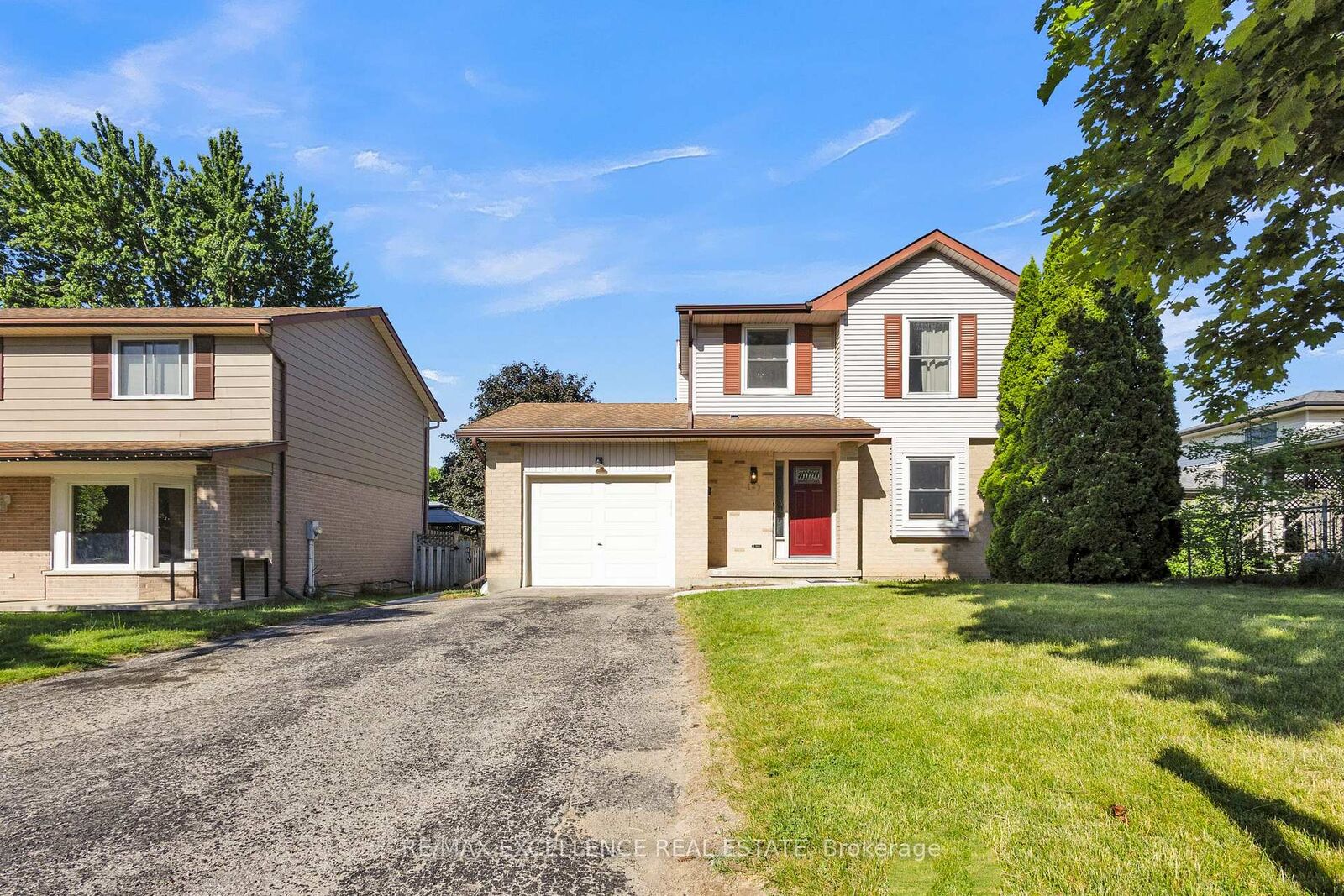 Property Photo: 127 Acorn Crescent ON N6G 3V4