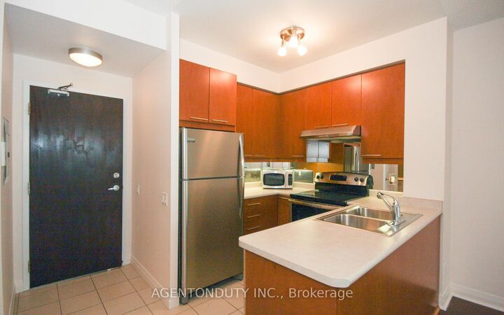 Property Photo:  1121 Bay Street 708  ON M5S 3L9 