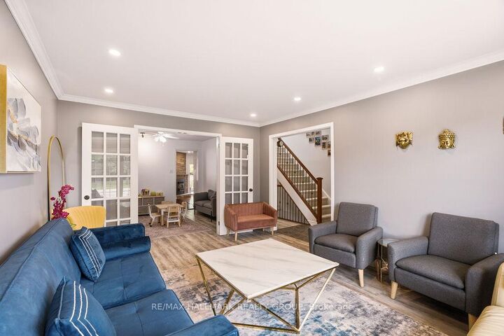 Property Photo: 73 Banner Road ON K2H 9K8