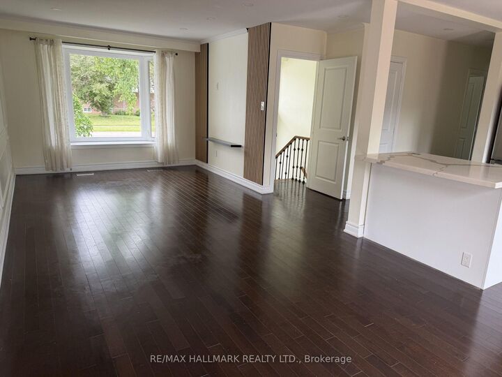 Property Photo: 41 Aurora Heights Drive ON L4G 2W6