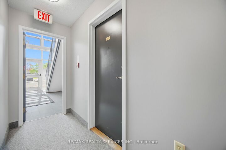 Property Photo: 211 Forum Drive 110A ON L4Z 4C1