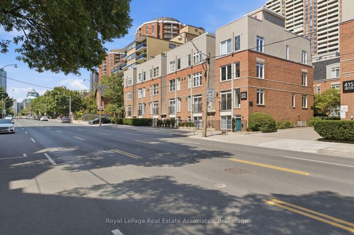 Property Photo: 415 Jarvis Street 206 ON M4Y 3C1