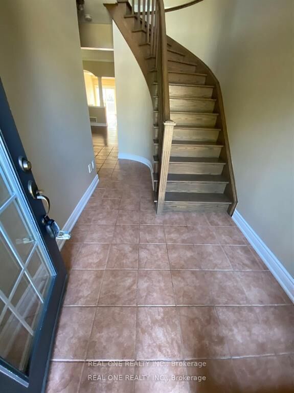 Property Photo:  2460 Felhaber Crescent  ON L6H 7N8 