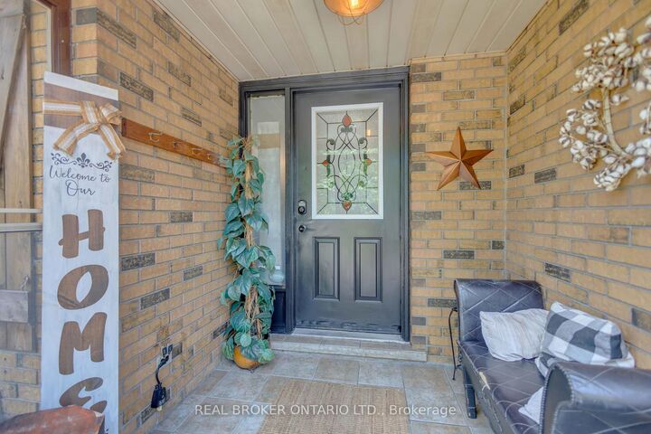 Property Photo: 34 Elmvale Court ON N0A 1S0