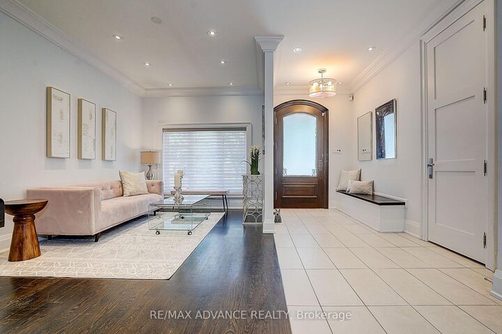 Property Photo: 218 Cameron Avenue ON M2N 1E7