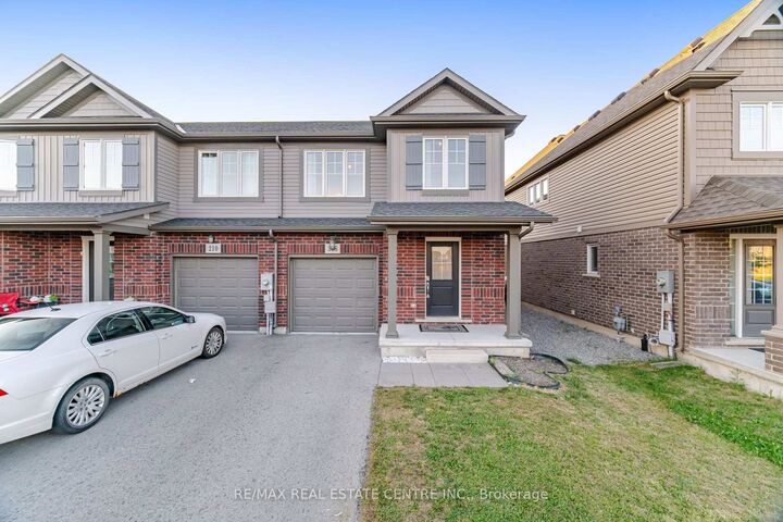 Property Photo: 206 Heron Street ON L3C 0G7