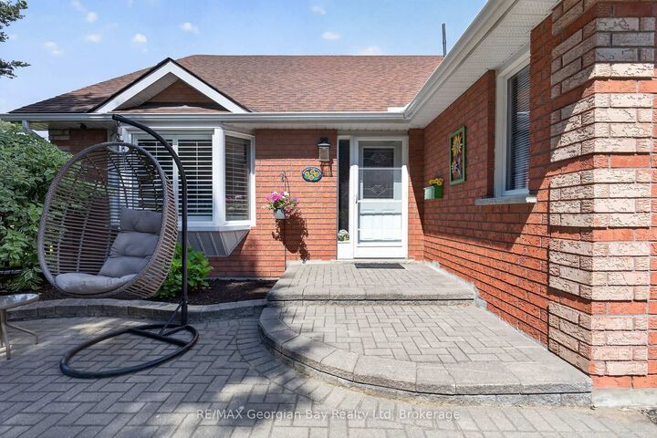 Property Photo:  90 Burke Street 13  ON L9M 2H2 