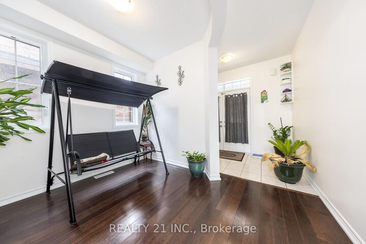 Property Photo: 54 Tysonville Circle ON L7A 4B1