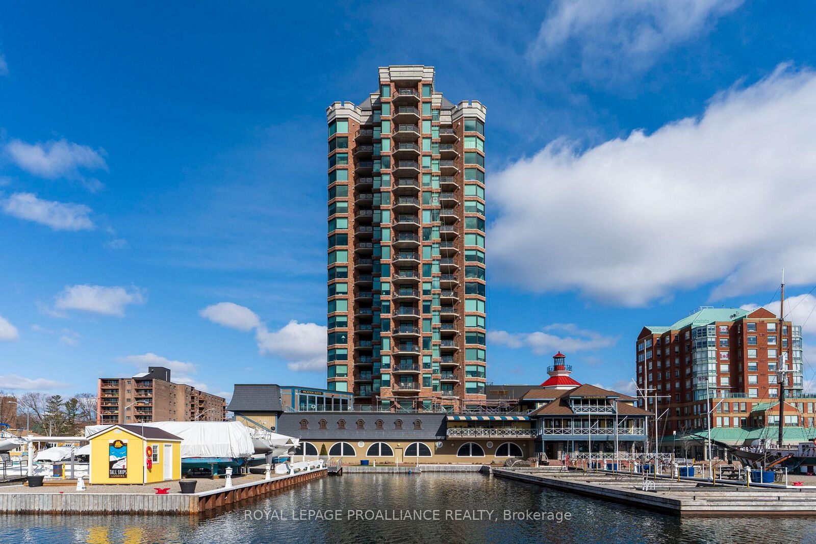Property Photo:  15 St Andrew Street 1602  ON K6V 0B8 