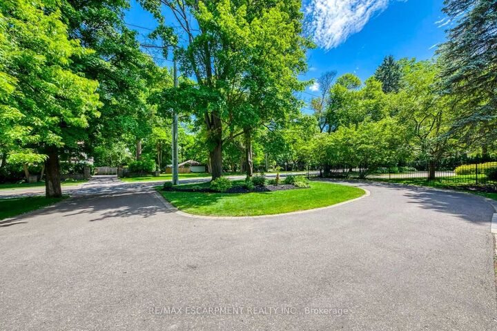 Property Photo: 1251 Lakeshore Road E ON L6J 1L5