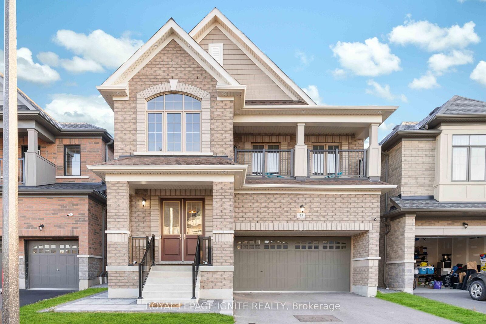 Property Photo:  43 Swordfish Drive  ON L1P 0K7 