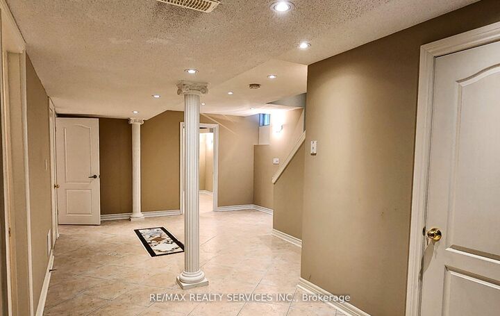Property Photo:  387 Rocca Court Bsmt  ON L5W 1V1 