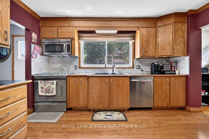 Property Photo: 2440 Cyprus Avenue ON L7P 1G6