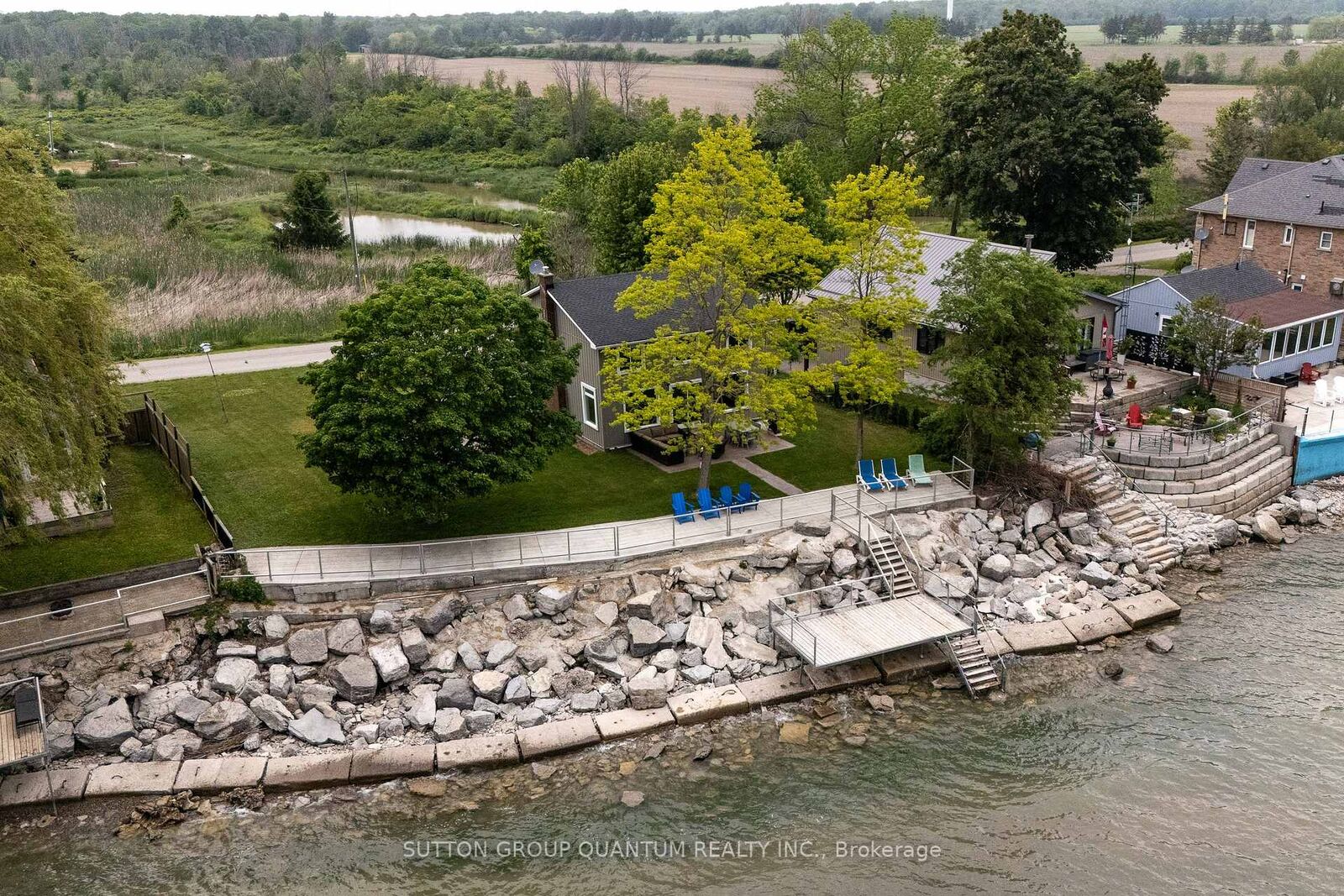 Property Photo:  2118 Lakeshore Road  ON N1A 2W8 