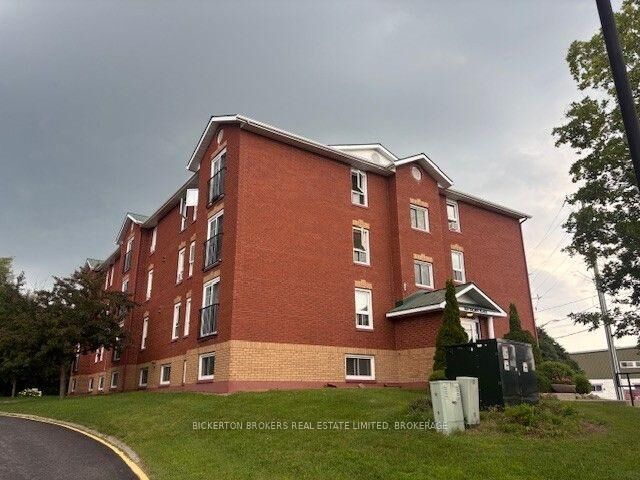 550 Talbot Place 301 — photo 1