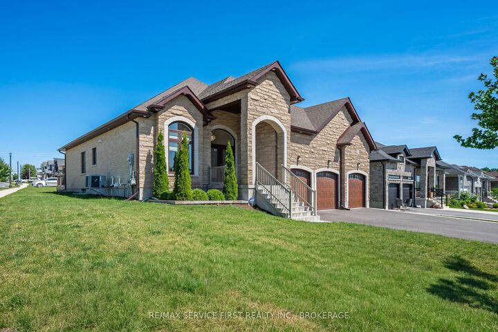 Property Photo: 636 Mandara Drive ON K7P 0N5
