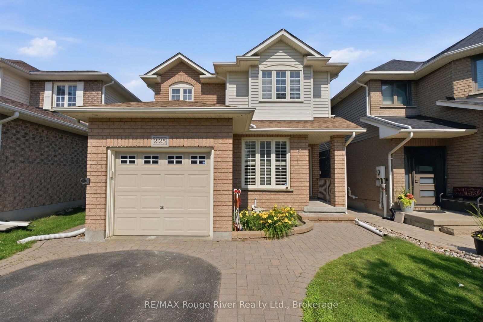 Property Photo: 2125 Scottscraig Drive ON L1L 1C2