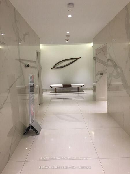 Property Photo:  255 Village Green Square 3210  ON M1S 0L7 
