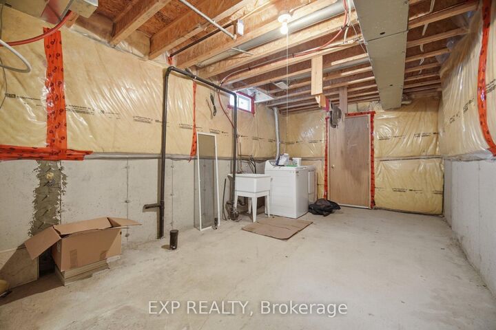Photo de la propriété:  363 Holmes Crescent  ON L9T 0T4 
