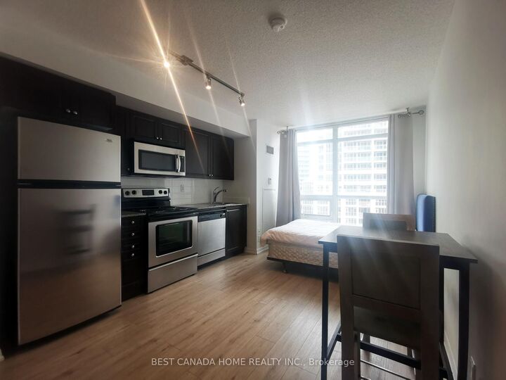 Property Photo: 209 Fort York Boulevard 675 ON M5V 4A1