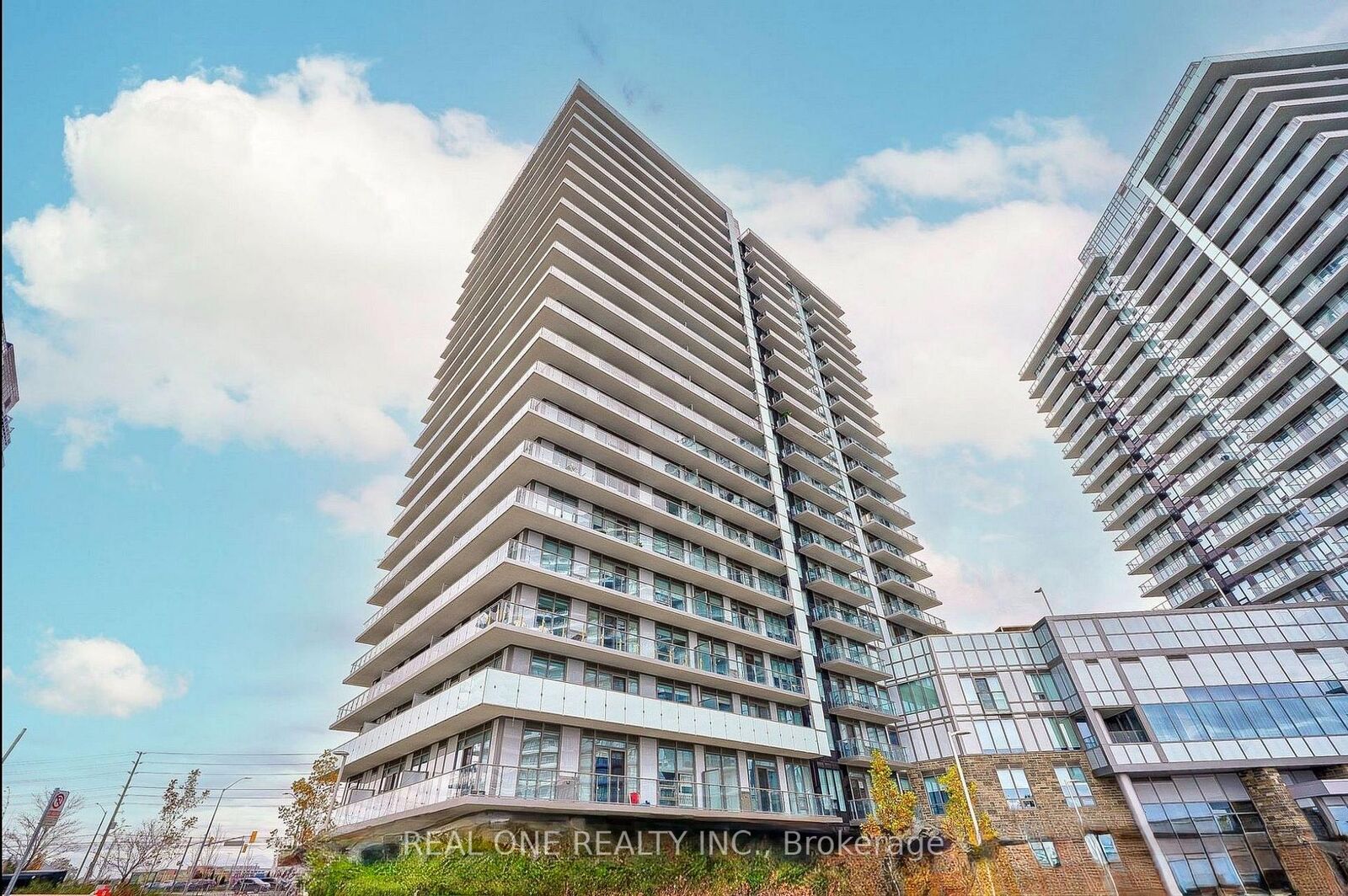 Property Photo:  4655 Metcalfe Avenue 1701  ON L5M 0Z7 