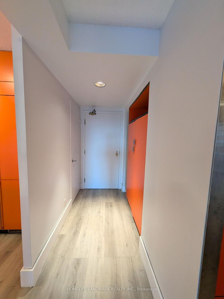Property Photo: 92 King Street E 805 ON M5H 1H1