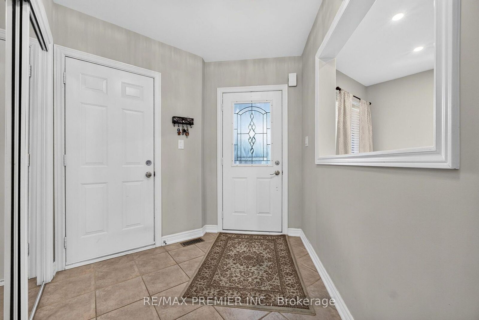 Property Photo:  83 Royal Ridge Crescent  ON L6A 2T1 