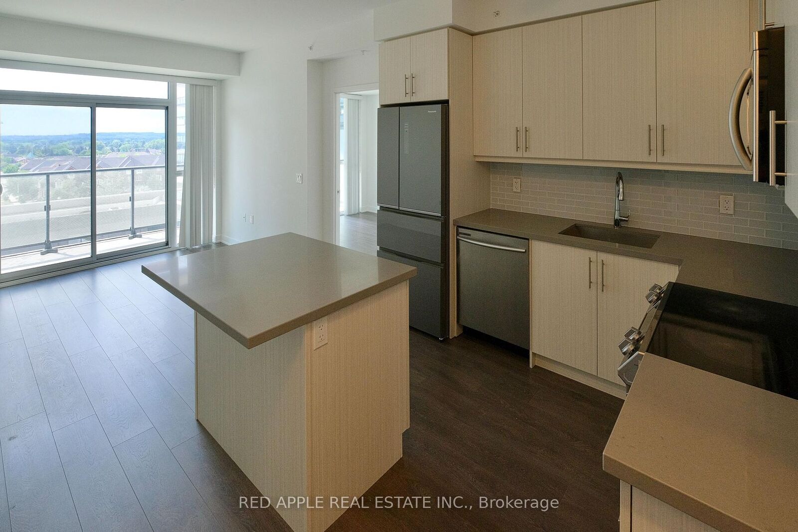 Property Photo: 75 Oneida Crescent 612 ON L4B 0H3