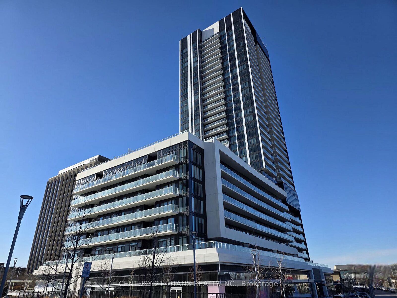 Property Photo:  50 O'Neill Road 1610  ON M3C 0R1 