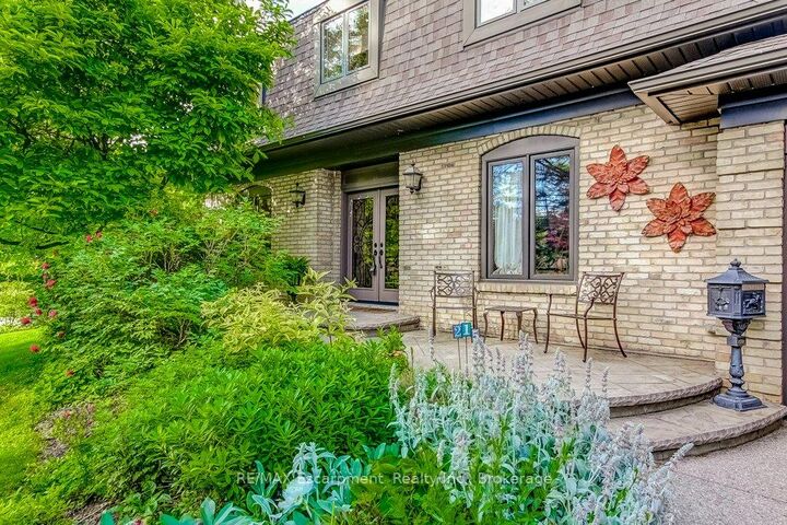 Property Photo: 215 Briar Hill Crescent ON L9G 3M9