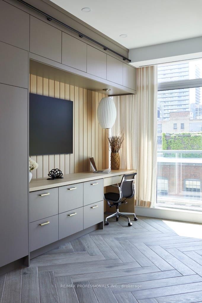Property Photo:  388 Richmond Street W 510  ON M5A 1P8 