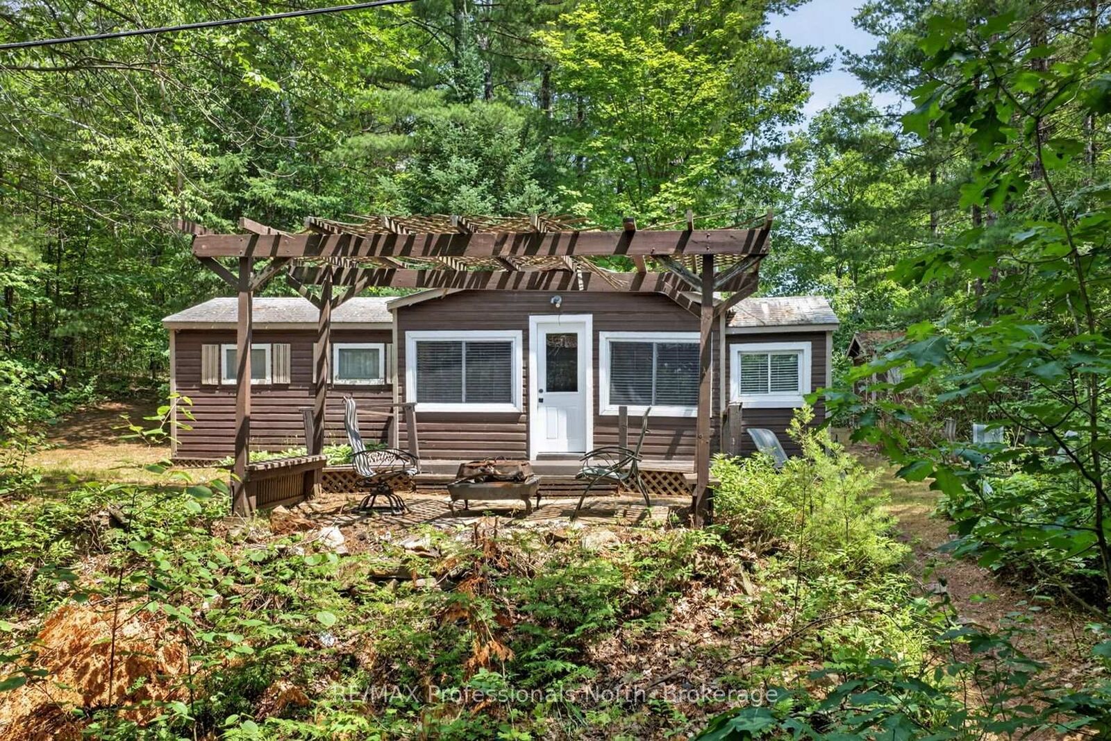 Property Photo:  1032 Gazebo Lane  ON K0M 2K0 