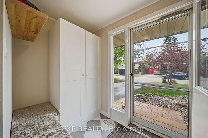 Property Photo:  2333 Cotters Crescent  ON K1V 8Y7 
