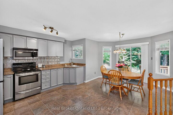 Property Photo: 47 Timberland Crescent ON L9Z 1G8