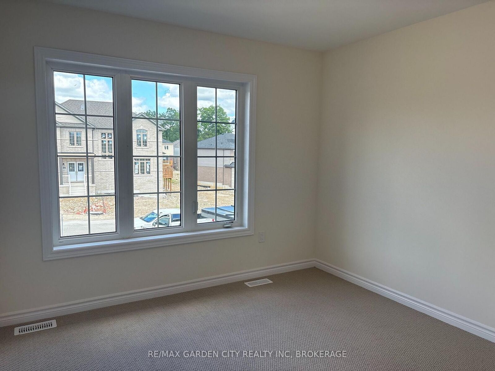Property Photo:  31 Postill Street  ON N3L 0R4 